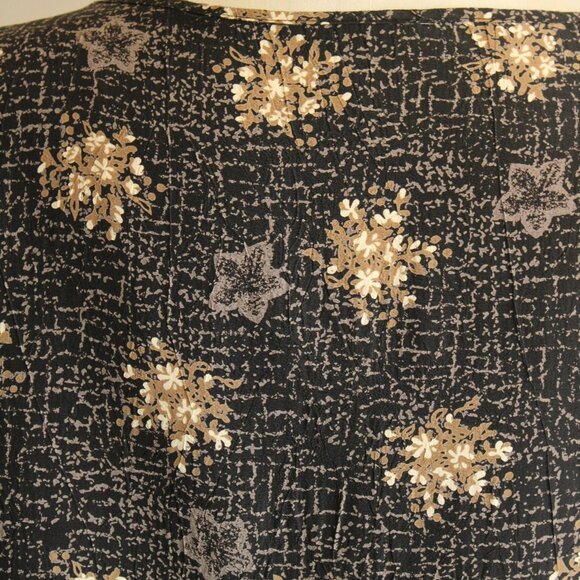 Vintage 1990s Blouse, Black and Gold and Gray Floral Print, short sleeved - Picture 10 of 10